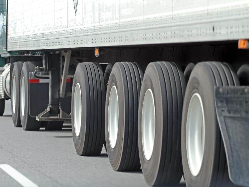 Mẹo bảo dưỡng lốp xe tải để tránh các điểm áp suất cao